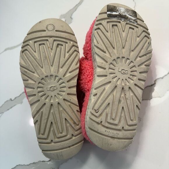 UGG Pink Fluffy slippers size 6 - Picture 5 of 6